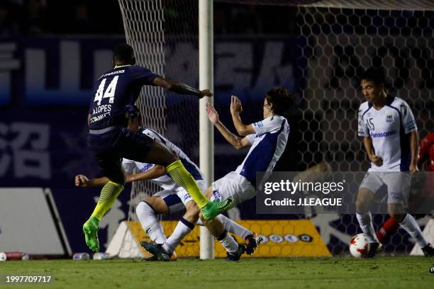 Anderson Lopes of Sanfrecce Hiroshima scores the team's second goal during the J.League J1 match between Sanfrecce Hiroshima and Gamba Osaka at Edion...