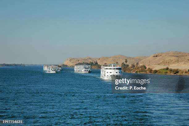 egypt, cruise ships sailing on the nile - transport nautique stock pictures, royalty-free photos & images