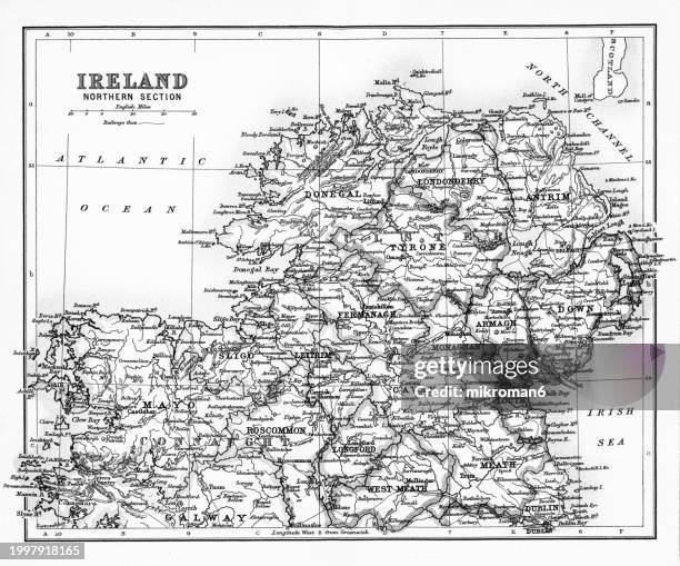 old chromolithograph map of ireland, northern section - verwaltungsbezirk county leitrim stock-fotos und bilder