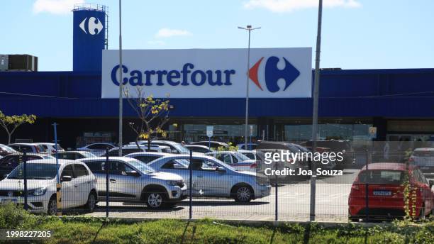 supermarket carrefur in salvador - carrefour market stock pictures, royalty-free photos & images