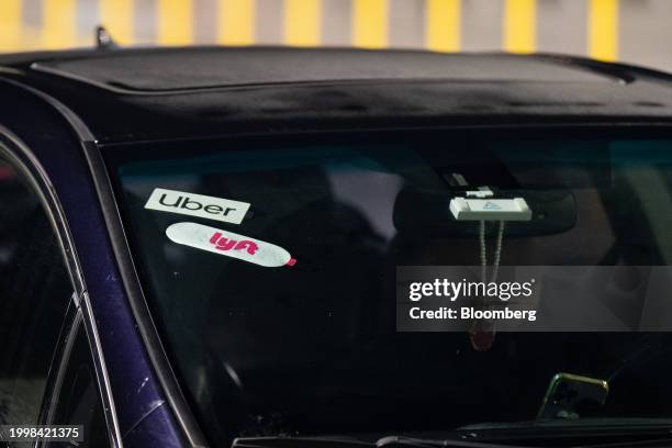 Uber Signage 1,243 Car With Uber Sign Stock Photos, High-Res Pictures, and Images ...
