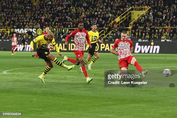 Donyell Malen of Dortmund scores the 2nd team goal during the Bundesliga match between Borussia Dortmund and Sport-Club Freiburg at Signal Iduna Park...