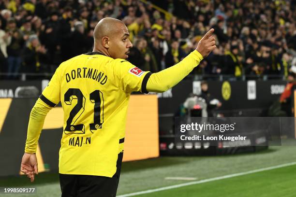 Donyell Malen of Dortmund celebrates scoring the 2nd team goal during the Bundesliga match between Borussia Dortmund and Sport-Club Freiburg at...