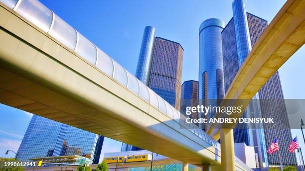 renaissance center. detroit. - detroit people mover stock pictures, royalty-free photos & images