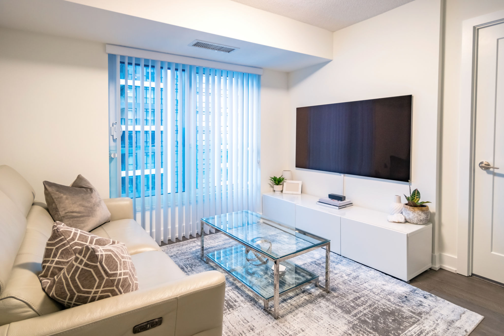 clean room tv