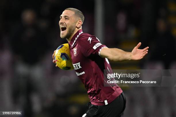 Shon Weissman of US Salernitana celebrates after scoring his side first goalduring the Serie A TIM match between US Salernitana and Empoli FC - Serie...