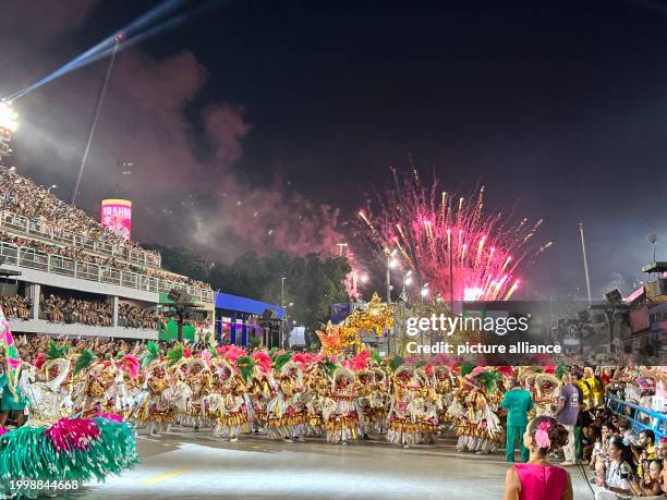 February 2024, Brazil, Rio De Janeiro: Performers parade during the carnival celebrations in the Sambodrome. Photo: Philipp Znidar/dpa