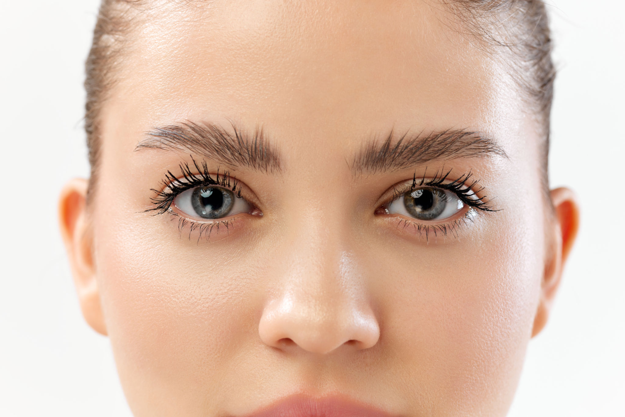 woman eyebrow