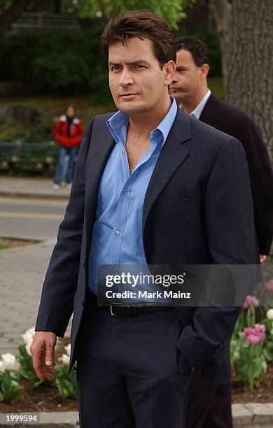 Two and a Half Men cast member Charlie Sheen arrives for the "CBS Upfront Previews 2003-2004" May 14, 2003 at Tavern on the Green in New York City.