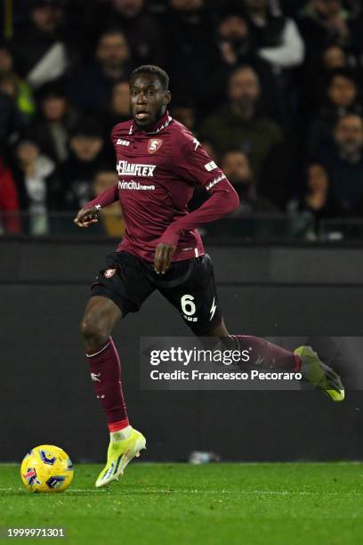 Junior Sambia of US Salernitana drives the ball during the Serie A TIM match between US Salernitana and Empoli FC - Serie A TIM at Stadio Arechi on...