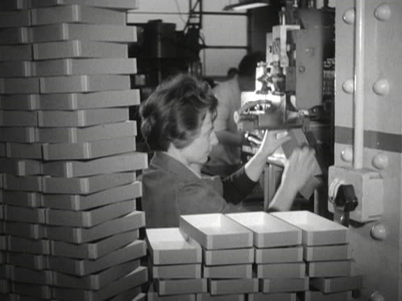 Box Using Stapler 11 Mini Stapler Stock Videos, Footage, & 4K Video Clips - Getty Images