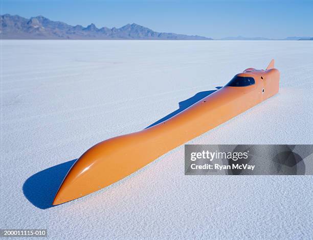 streamliner racecar, elevated view, bonneville salt flats, utah, usa - bonneville salt flats 個照片及圖片檔