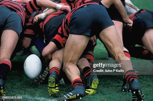 rugby league players in scrum - rugby - fotografias e filmes do acervo