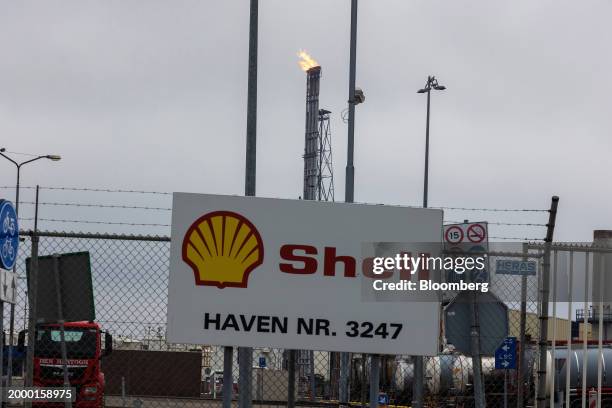 Shell Refinary 101 Shell Pernis Stock Photos, High-Res Pictures, and Images - Getty Images