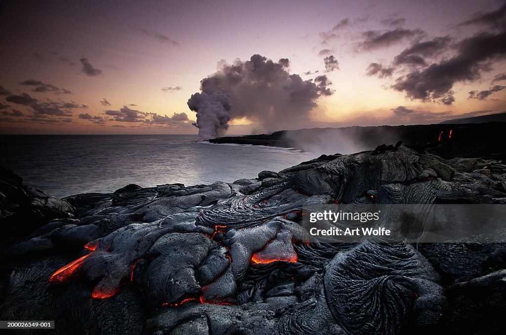 USA, Hawaii, Volcanoes National Park, Kilauea erupting