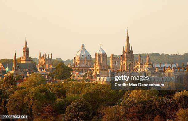 england, oxford, city skyline - guglia foto e immagini stock