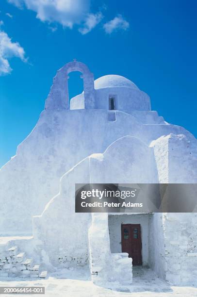 greece, mykonos, paraportiani church - athens2004travel fotografías e imágenes de stock