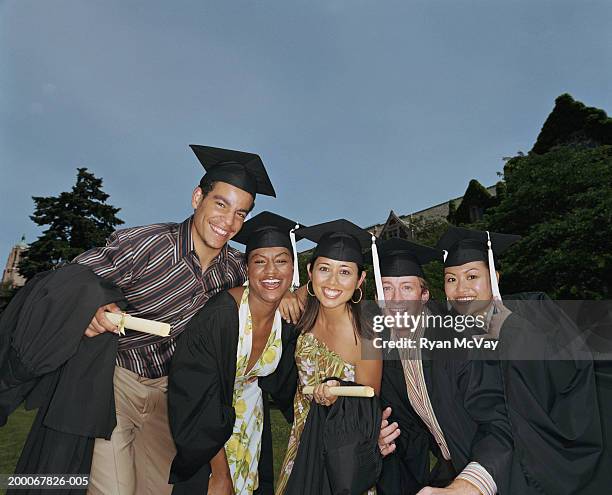 Grad Pic Pinoy Filipino College Student Photos and Premium High Res Pictures - Getty ...