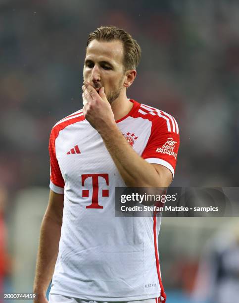 Harry Kane of Bayern Muenchen disappointed during the Bundesliga match between Bayer 04 Leverkusen and FC Bayern München at BayArena on February 10,...