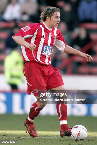 Philip Jagielka of Sheffield United on the ball during the FA Cup 3rd Round match between Sheffield United and Aston Villa at Bramall Lane on January...