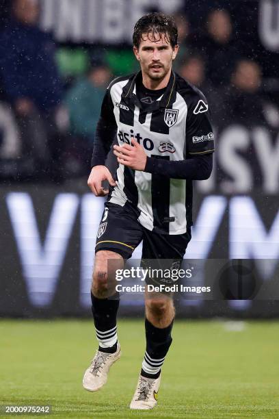 Jordy Bruijn of Heracles Almelo looks on during the Dutch Eredivisie match between Heracles Almelo and Vitesse at Erve Asito on February 10, 2024 in...