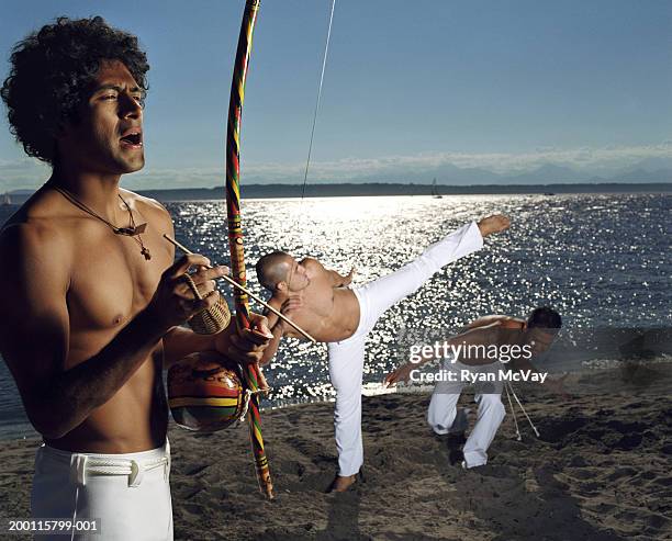 Capoiera Instrument 46 Capoeira Instruments Photos et images haute résolution - Getty Images