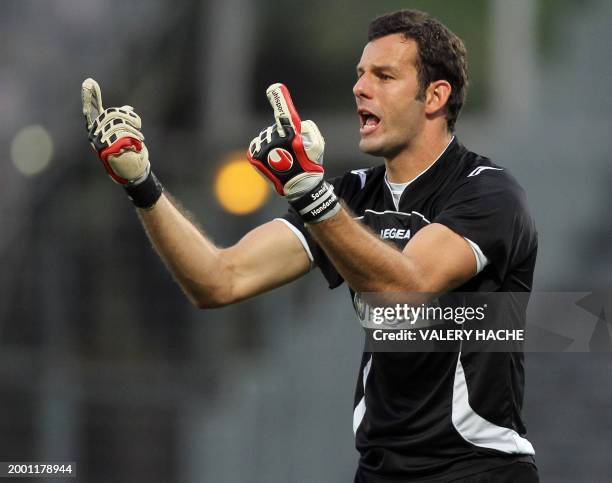 Udinese' Slovenian goalkeeper Samir Handanovic reacts during the friendly football match Nice vs Udinese, on July 30, 2011 at the Ray stadium in...