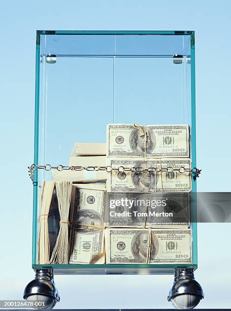100 Dollar Rack 492 Bundle Of 100 Dollar Bills Stock Photos, High-Res Pictures, and ...