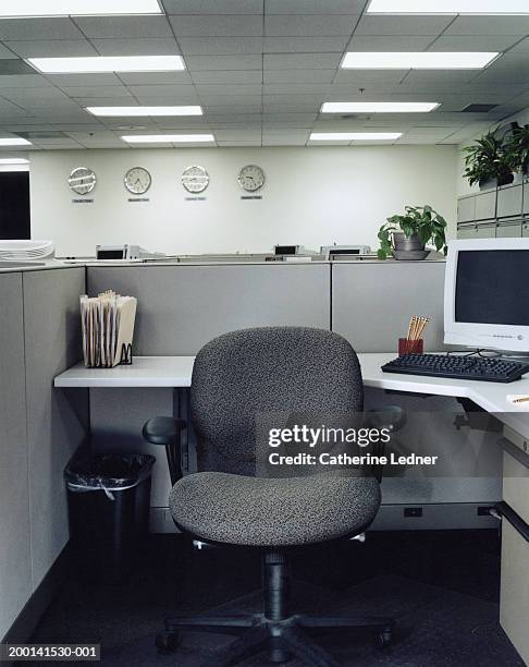 chair in office cubical - cube stock-fotos und bilder
