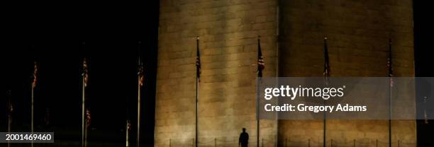 washington monument at night - washington monument dc stock pictures, royalty-free photos & images