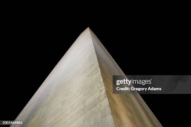 washington monument at night - washington monument dc stock pictures, royalty-free photos & images