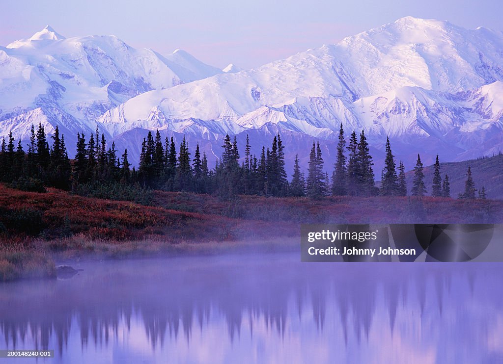 USA, Alaska, Denali National Park, mountains and Wonder Lake, sunrise