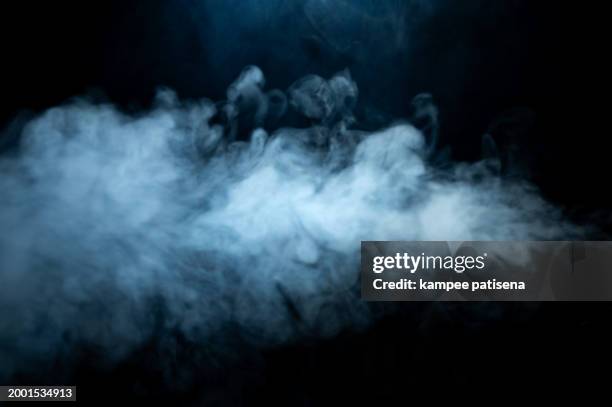 abstract realistic soft smoke , fog , vapor on black background. - brume fond noir photos et images de collection