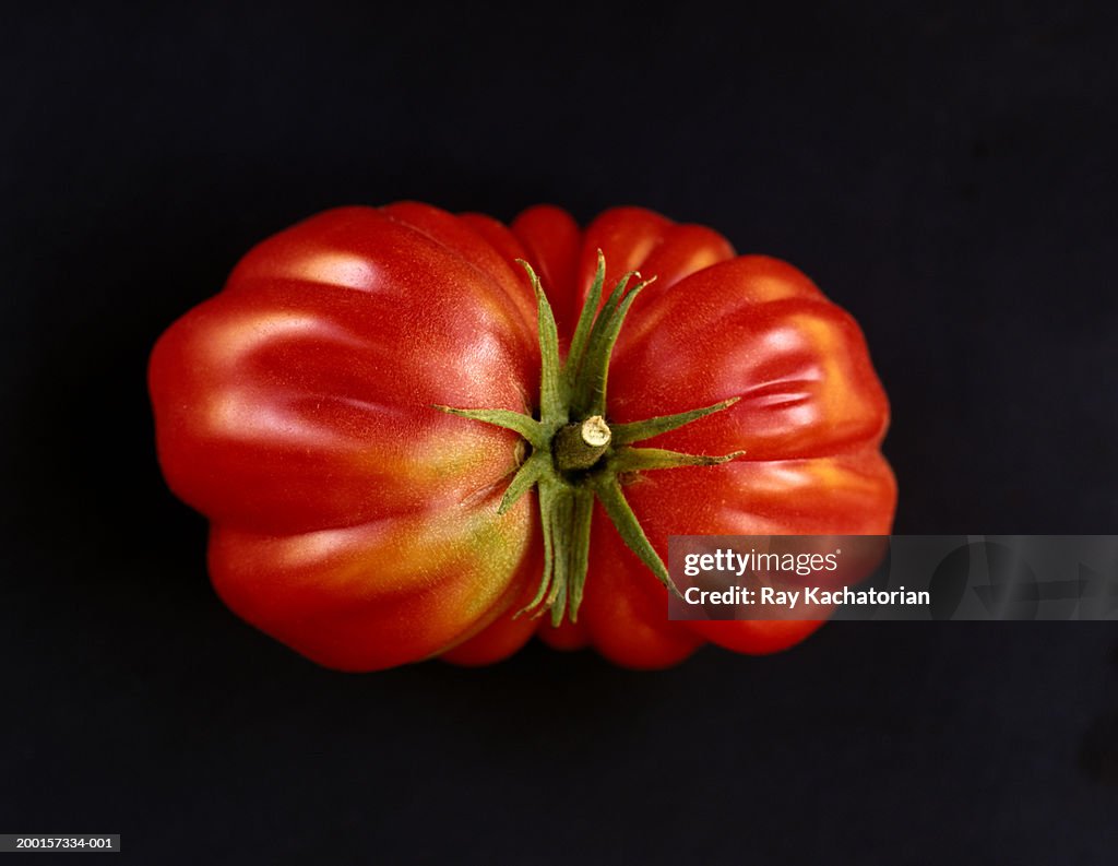 Heirloom tomato, overhead view