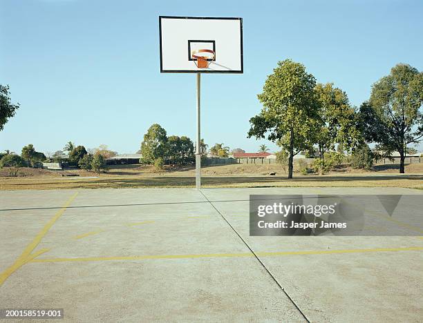 empty basketball court - basketball on court stock-fotos und bilder