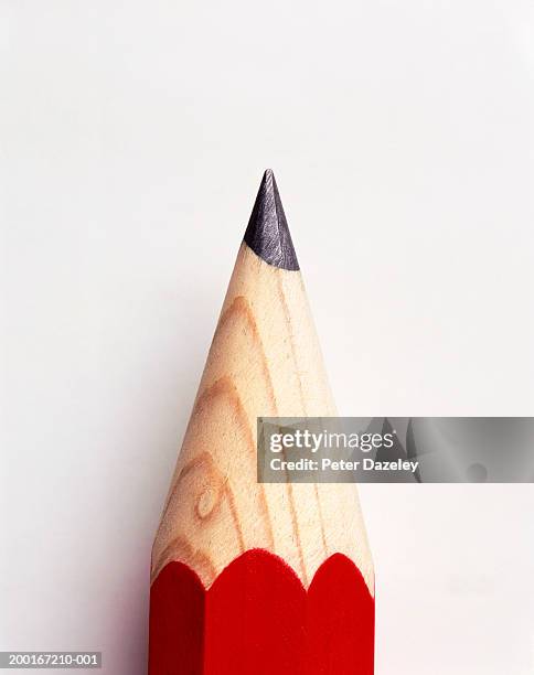 sharpened lead pencil, detail - crayon photos et images de collection
