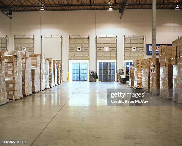 warehouse and loading dock - loading dock 個照片及圖片檔