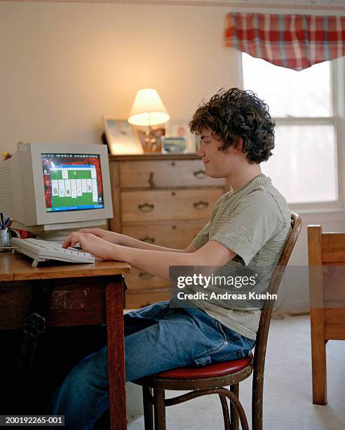 Solitaire Card Game Photos and Premium High Res Pictures - Getty Images