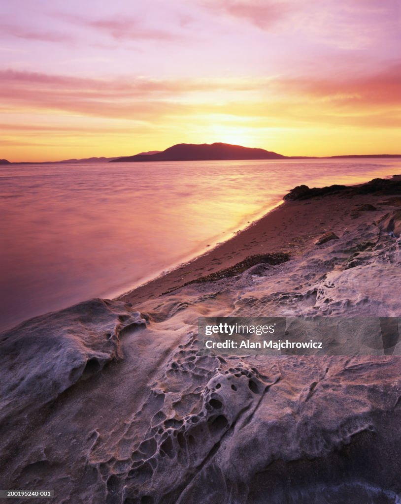 USA, Washington, Larrabee State Park, sunset over Samish Bay