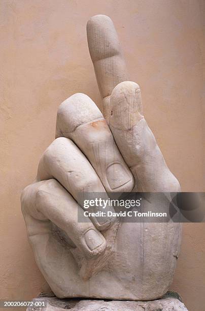 italy, rome, emperor constantine statue, close-up of hand - estátua de belas artes imagens e fotografias de stock