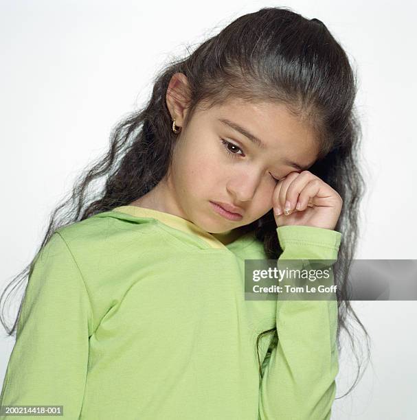 girl (5-7) crying, close-up - 6 7 years stock pictures, royalty-free photos & images