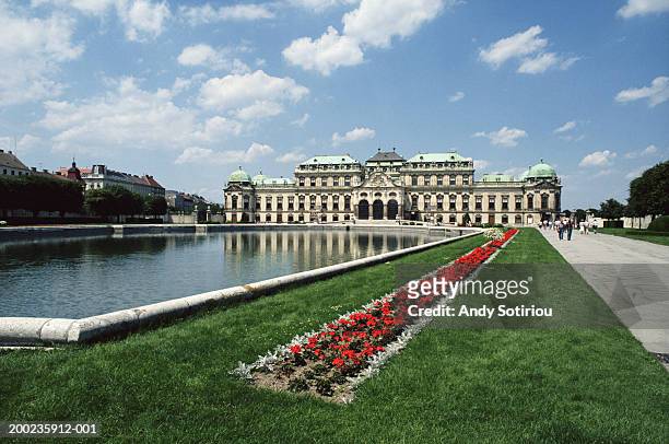 austria, vienna, belvedere palace and gardens - belvedere palace vienna foto e immagini stock