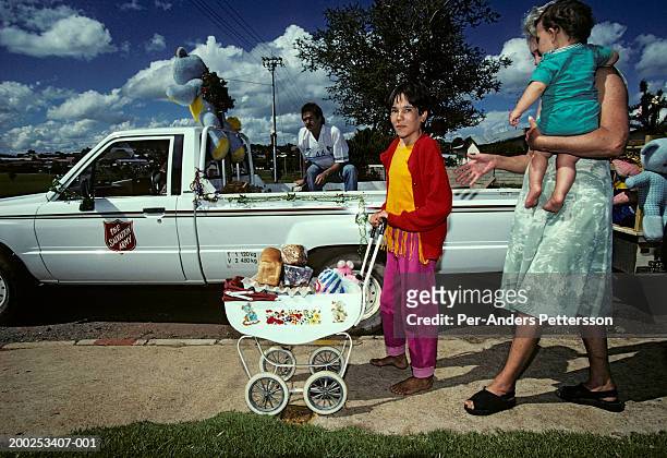 a poor white afrikaner family receives food from salvation army - segregation stock pictures, royalty-free photos & images