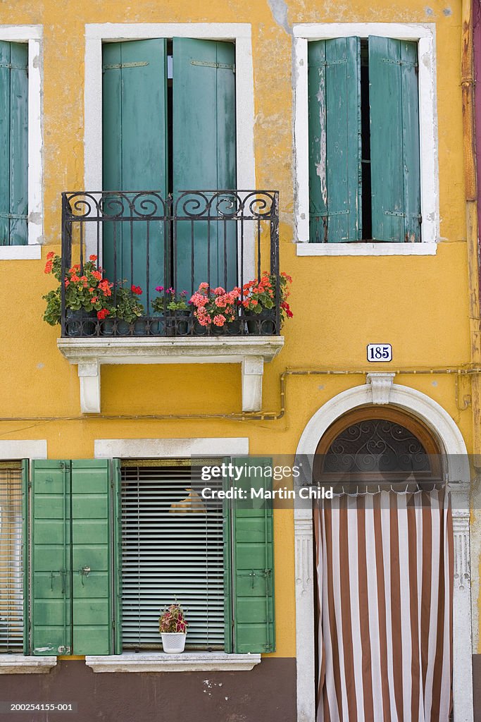 Italy, Venice, Burano, painted houses
