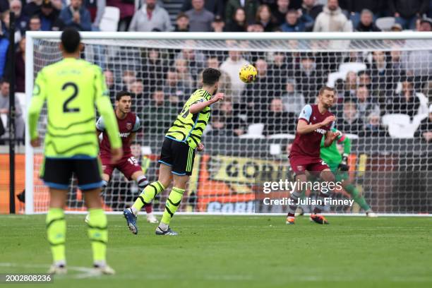 Declan Rice of Arsenal scores his team's sixth goal during the Premier League match between West Ham United and Arsenal FC at London Stadium on...