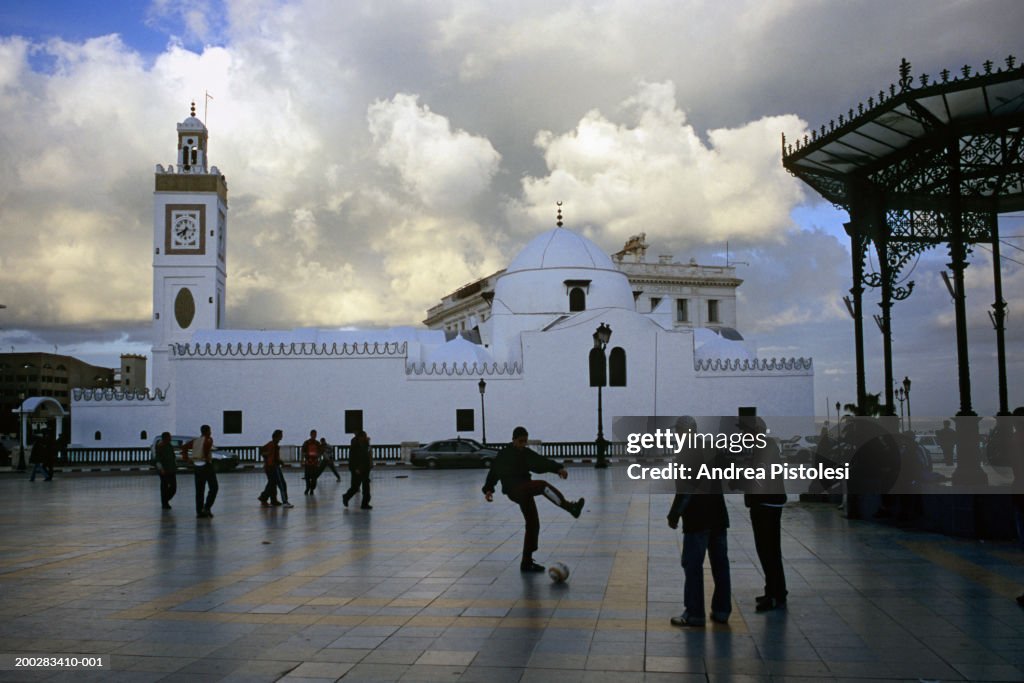 Algeria, Algiers, people in square by The New Mosque (Jamaa-el-Jedid)