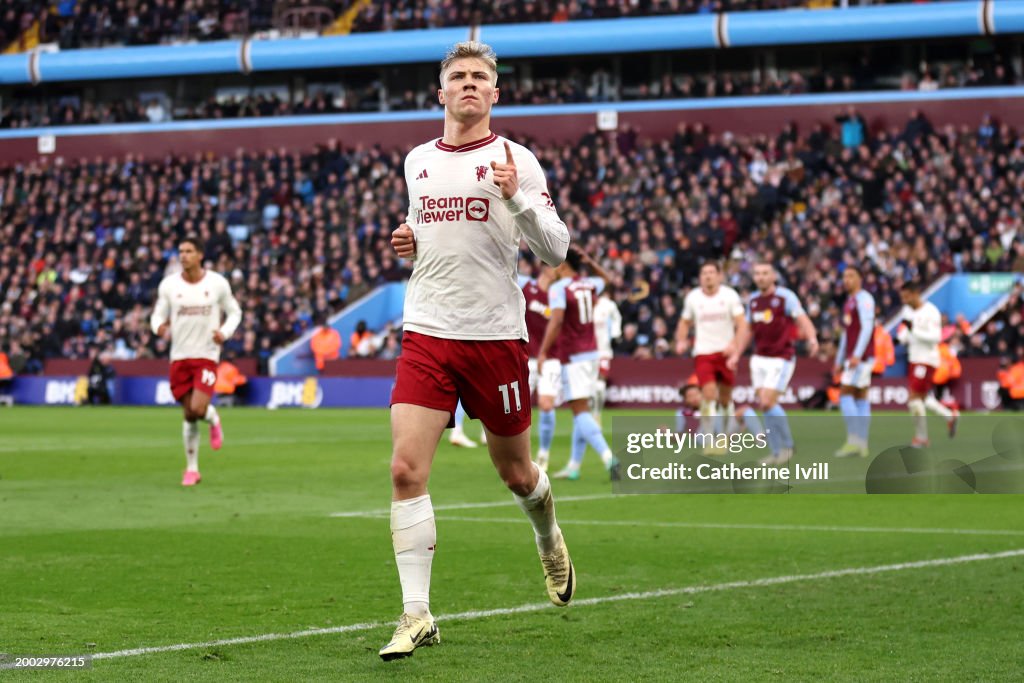Aston Villa v Manchester United - Premier League