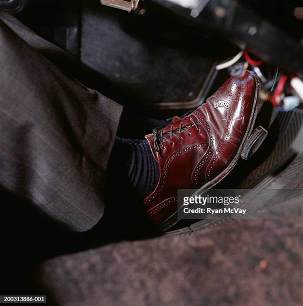 car interior, close-up of foot on pedal, - pedal do acelerador fotografías e imágenes de stock