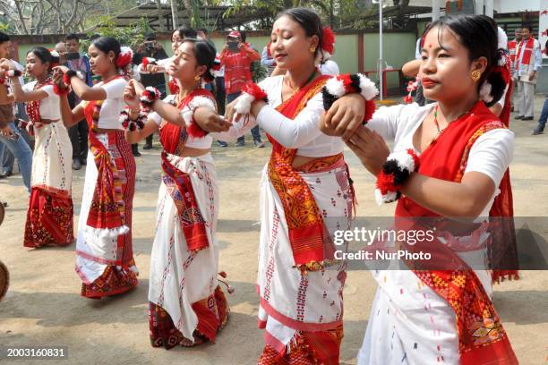 Mising Women Photos and Premium High Res Pictures - Getty Images