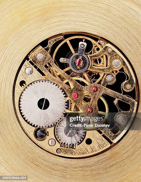 watch mechanism, close up - watch timepiece photos et images de collection